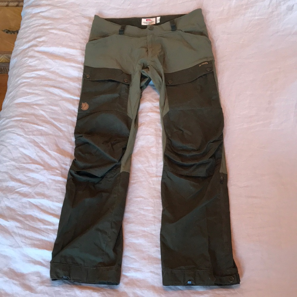 Fjallraven Keb Mens Trousers in size 46 (30-31 US) reg length. Laurel Green.